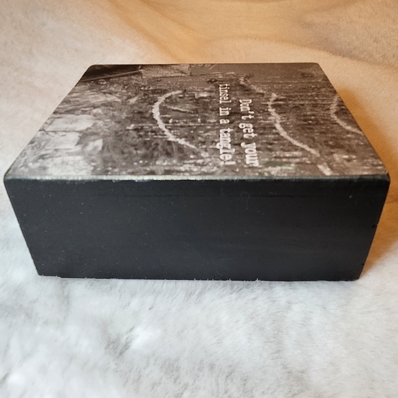 Trash Talk by Annie Wood Sign "Don't Get Your Tinsel In A Tangle!" - Picture 4 of 7